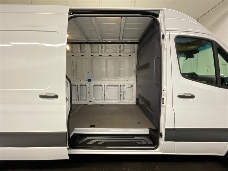 2021 Mercedes-Benz Sprinter 2500 CARGO VAN / 4Cyl DIESEL / HIGHROOF 170 " WB  / Backup Camera / 28,000 MILES - Photo 13 - Gladstone, OR 97027