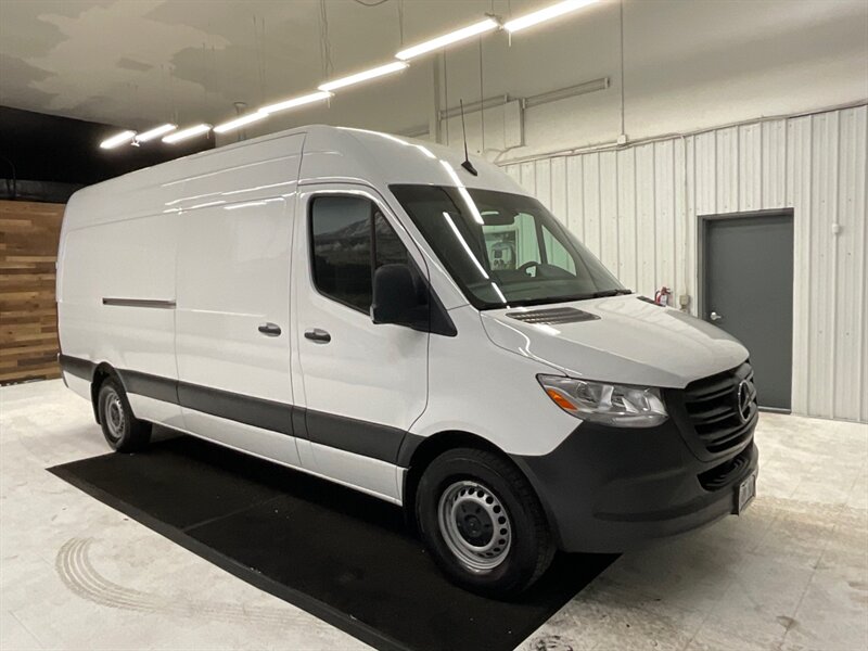 2021 Mercedes-Benz Sprinter 2500 CARGO VAN / 4Cyl DIESEL / HIGHROOF 170 " WB  / Backup Camera / 28,000 MILES - Photo 2 - Gladstone, OR 97027