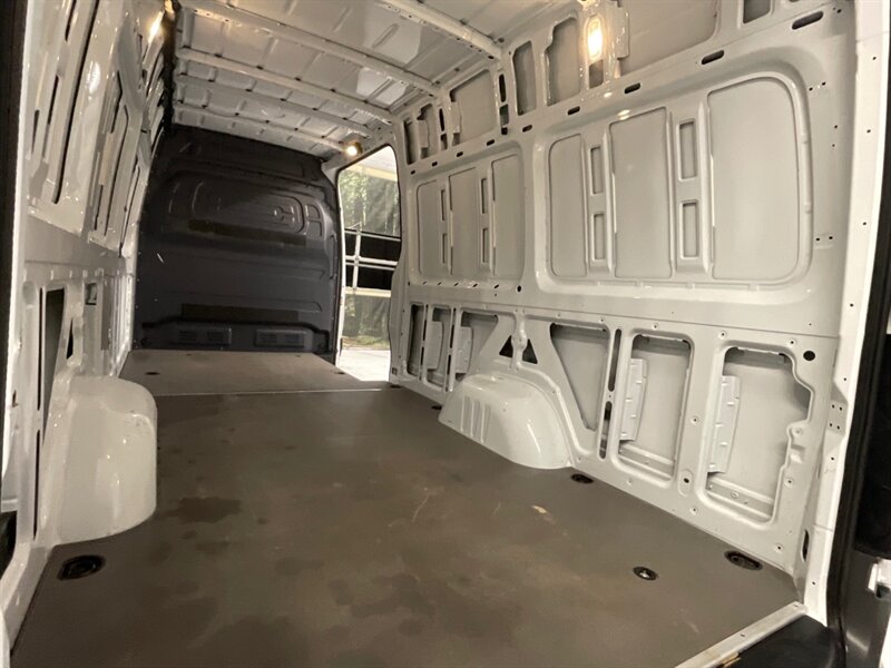 2021 Mercedes-Benz Sprinter 2500 CARGO VAN / 4Cyl DIESEL / HIGHROOF 170 " WB  / Backup Camera / 28,000 MILES - Photo 32 - Gladstone, OR 97027