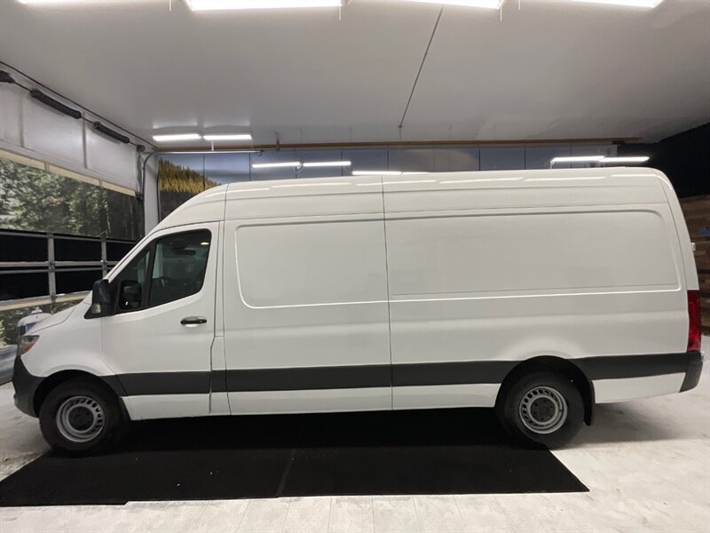 2021 Mercedes-Benz Sprinter 2500 CARGO VAN / 4Cyl DIESEL / HIGHROOF 170 " WB  / Backup Camera / 28,000 MILES - Photo 3 - Gladstone, OR 97027