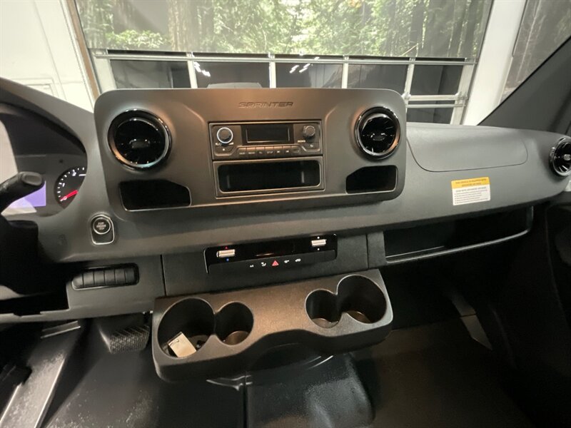 2021 Mercedes-Benz Sprinter 2500 CARGO VAN / 4Cyl DIESEL / HIGHROOF 170 " WB  / Backup Camera / 28,000 MILES - Photo 18 - Gladstone, OR 97027