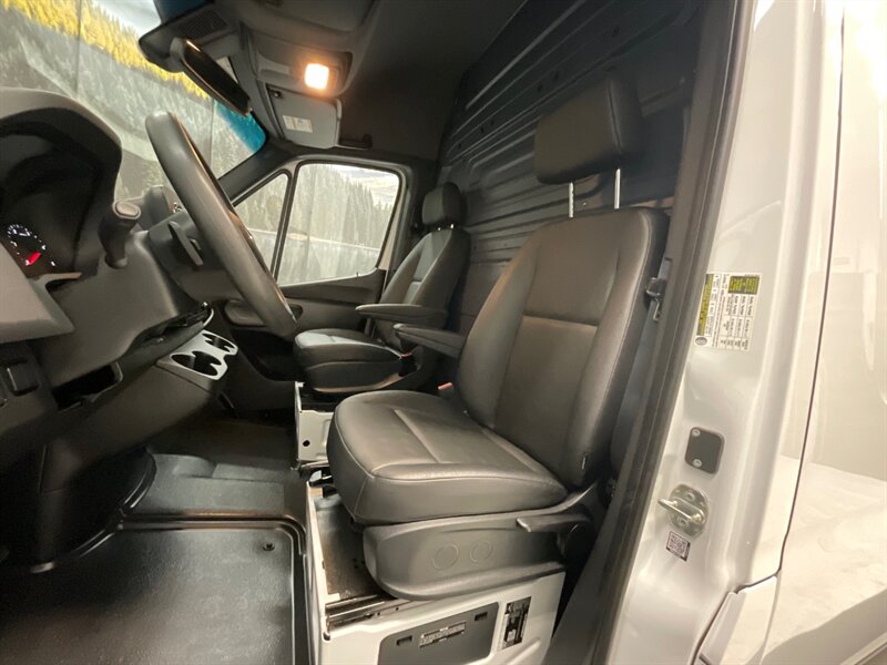 2021 Mercedes-Benz Sprinter 2500 CARGO VAN / 4Cyl DIESEL / HIGHROOF 170 " WB  / Backup Camera / 28,000 MILES - Photo 14 - Gladstone, OR 97027