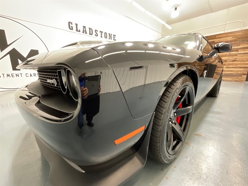 2020 Dodge Challenger SRT Hellcat SRT Alcantara / 6.2L V8 SUPERCHARGED  / 1-OWNER / Plus Package/ Alcantara Appearance Package /8–Speed Automatic Transmission - Photo 33 - Gladstone, OR 97027