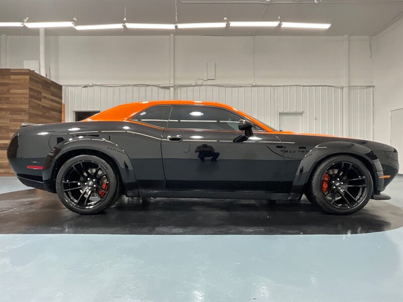 2019 Dodge Challenger R/T Scat Pack Plus Pkg/392 V8 HEMI 6.4L / 30K MILE  / 8-Speed Transmission - Photo 4 - Gladstone, OR 97027