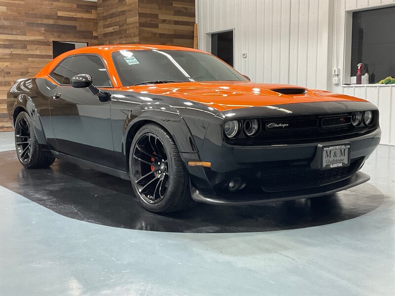 2019 Dodge Challenger R/T Scat Pack Plus Pkg/392 V8 HEMI 6.4L / 30K MILE  / 8-Speed Transmission - Photo 2 - Gladstone, OR 97027