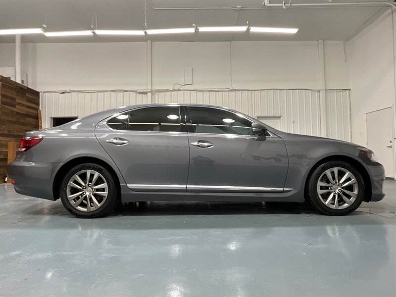 2015 Lexus LS 460 Luxury Sedan / 4.6L V8 / Brand New Tires  / Leather w. Heated & Cooled Seats / Sunroof - Photo 4 - Gladstone, OR 97027