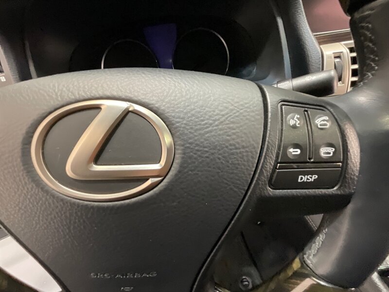 2015 Lexus LS 460 Luxury Sedan / 4.6L V8 / Brand New Tires  / Leather w. Heated & Cooled Seats / Sunroof - Photo 41 - Gladstone, OR 97027