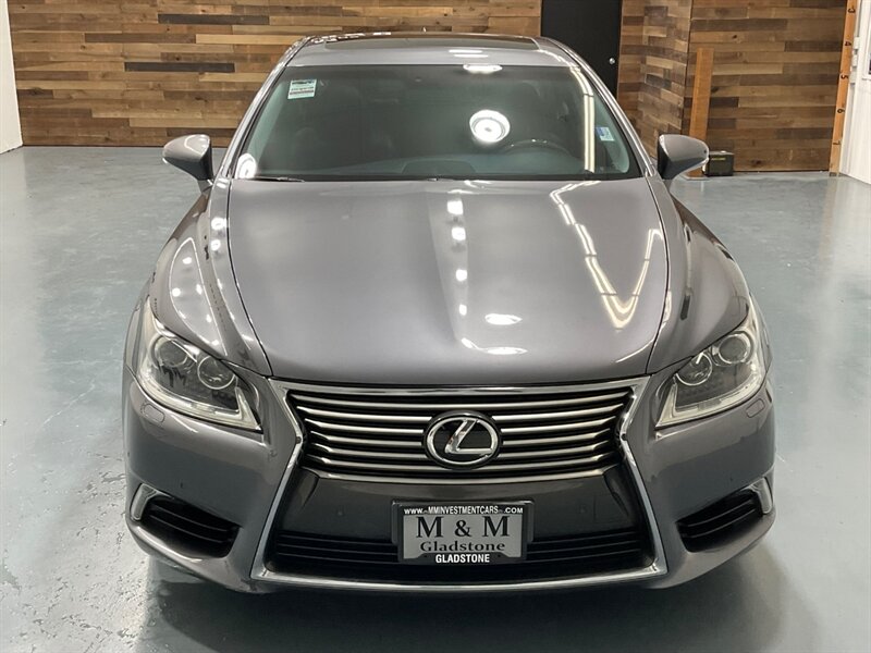 2015 Lexus LS 460 Luxury Sedan / 4.6L V8 / Brand New Tires  / Leather w. Heated & Cooled Seats / Sunroof - Photo 5 - Gladstone, OR 97027