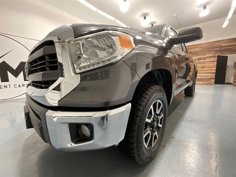 2014 Toyota Tundra SR5  / LOCAL TRUCK / BACKUP CAMERA - Photo 33 - Gladstone, OR 97027