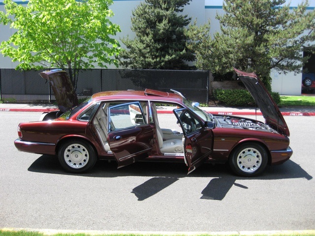 1998 Jaguar XJ8 Vanden Plas-L   - Photo 29 - Portland, OR 97217