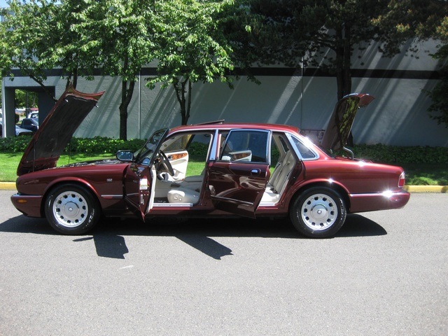 1998 Jaguar XJ8 Vanden Plas-L   - Photo 25 - Portland, OR 97217