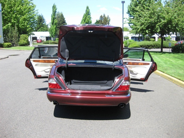 1998 Jaguar XJ8 Vanden Plas-L   - Photo 27 - Portland, OR 97217