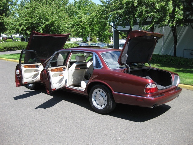 1998 Jaguar XJ8 Vanden Plas-L   - Photo 26 - Portland, OR 97217