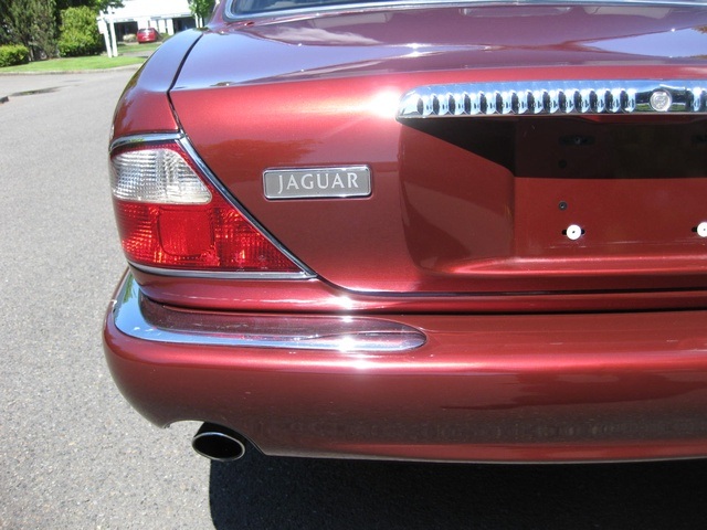 1998 Jaguar XJ8 Vanden Plas-L   - Photo 13 - Portland, OR 97217