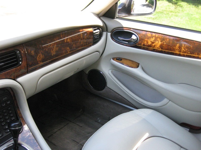 1998 Jaguar XJ8 Vanden Plas-L   - Photo 55 - Portland, OR 97217