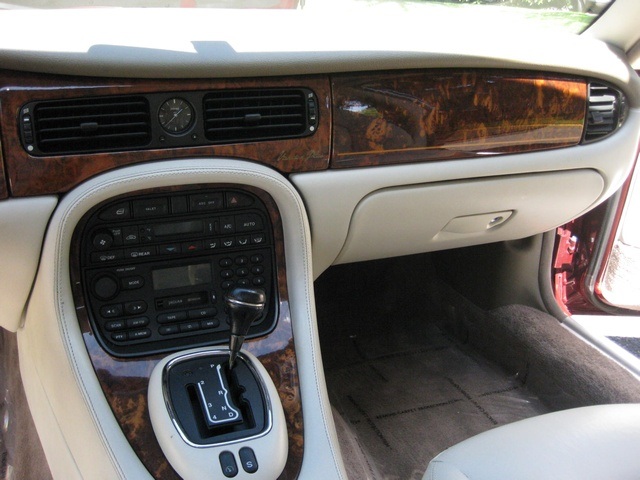 1998 Jaguar XJ8 Vanden Plas-L   - Photo 47 - Portland, OR 97217