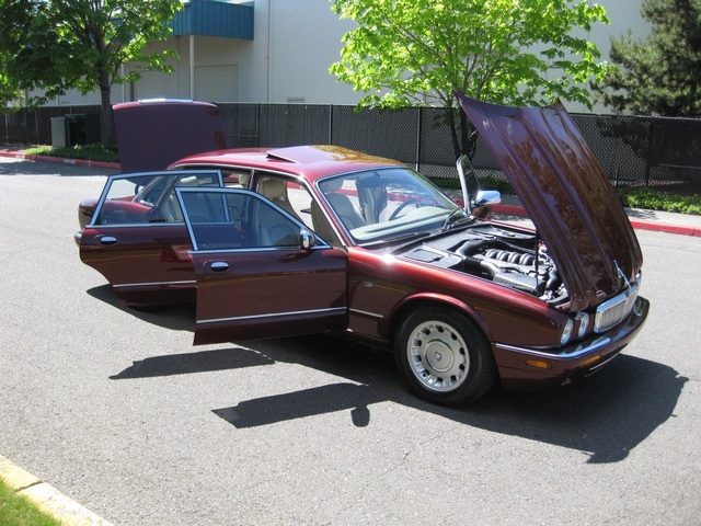 1998 Jaguar XJ8 Vanden Plas-L   - Photo 30 - Portland, OR 97217