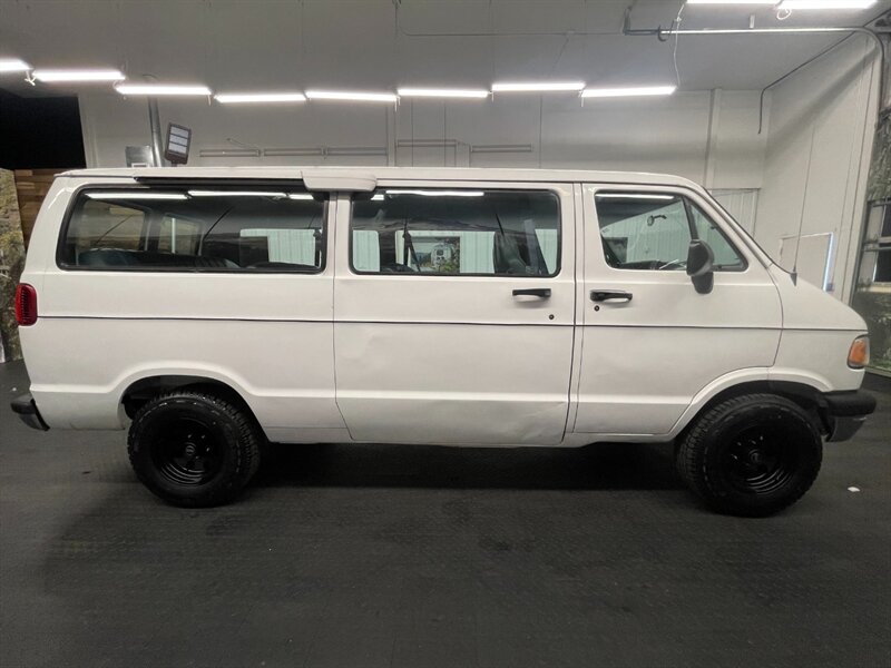 1996 Dodge Power Wagon 2500 12-Passenger VAN / NEW TIRES / 44,000 MILES   - Photo 4 - Gladstone, OR 97027