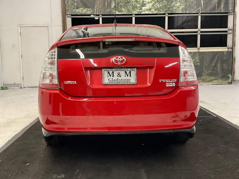 2007 Toyota Prius Hatchback / Hybrid / Backup Camera / 109,000 MILES  / Backup Camera / Brand New Tires / Excel Cond - Photo 6 - Gladstone, OR 97027