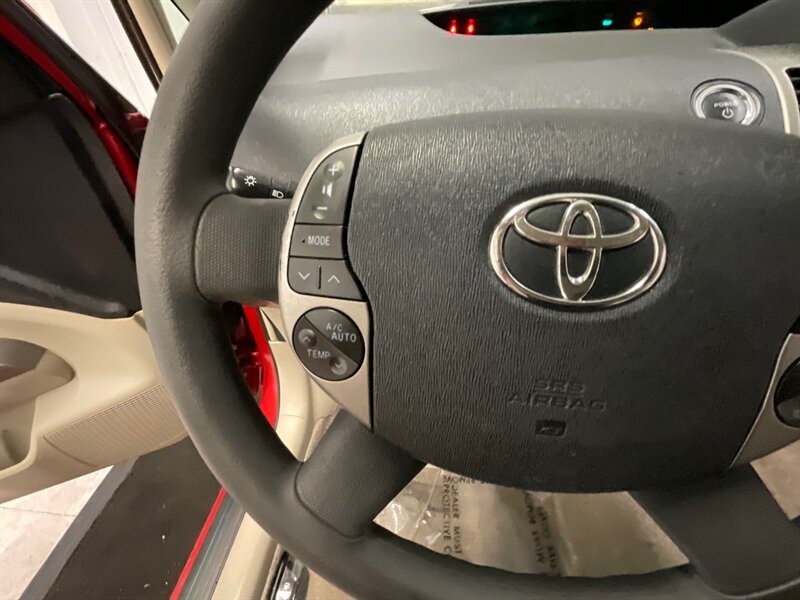 2007 Toyota Prius Hatchback / Hybrid / Backup Camera / 109,000 MILES  / Backup Camera / Brand New Tires / Excel Cond - Photo 38 - Gladstone, OR 97027