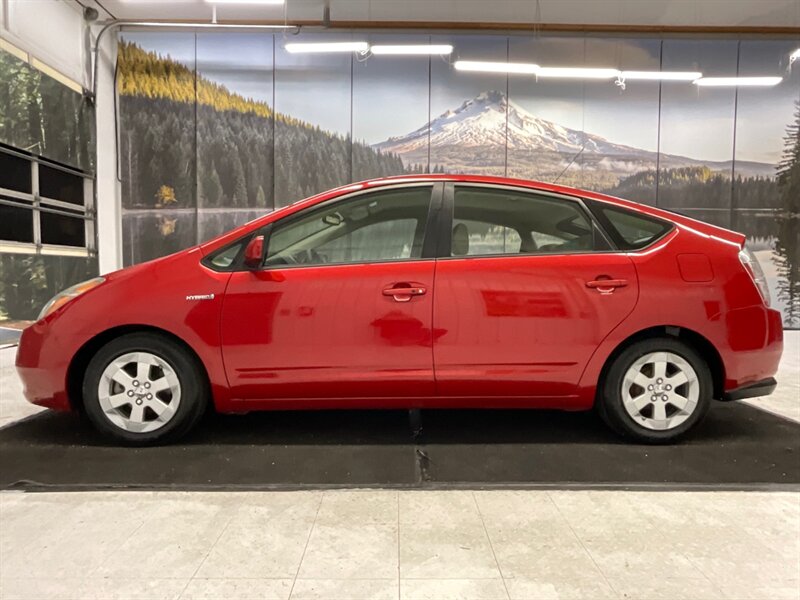 2007 Toyota Prius Hatchback / Hybrid / Backup Camera / 109,000 MILES  / Backup Camera / Brand New Tires / Excel Cond - Photo 3 - Gladstone, OR 97027