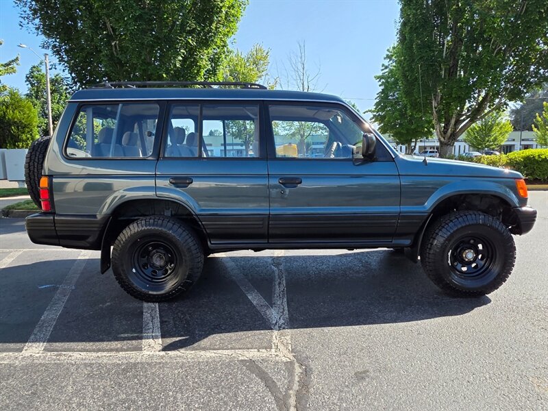 1994 Mitsubishi Montero 4X4 V6 3.0L / 3RD SEATS / FRESH TIMING BELT / LOW MILES / 7-SEATER / NEW TIRES - Photo 4 - Portland, OR 97217
