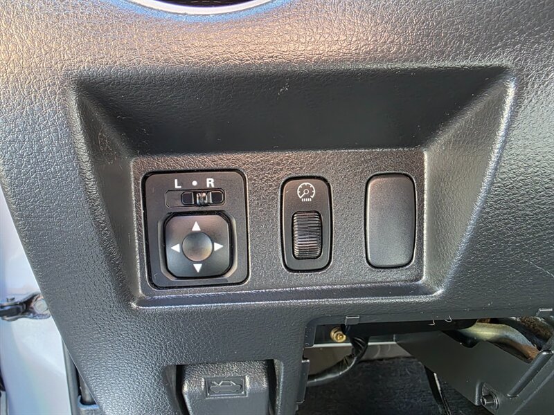 2006 Mitsubishi Outlander LS ALL WHEEL DRIVE / 4-Cyl , 2.4L / Fresh Trade In / Local Car / Clean Title / No Rust - Photo 35 - Portland, OR 97217