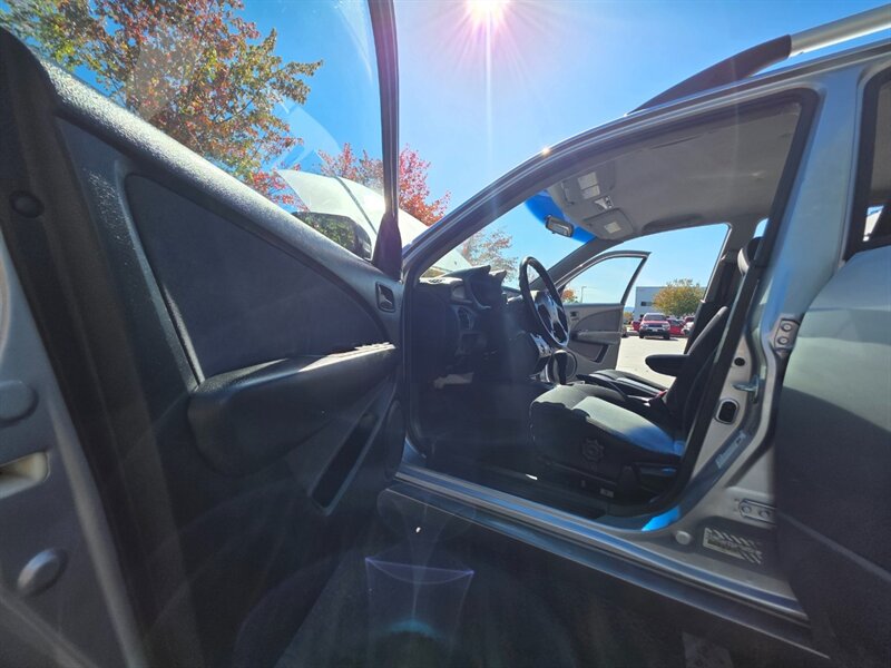 2006 Mitsubishi Outlander LS ALL WHEEL DRIVE / 4-Cyl , 2.4L / Fresh Trade In / Local Car / Clean Title / No Rust - Photo 36 - Portland, OR 97217