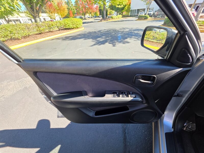 2006 Mitsubishi Outlander LS ALL WHEEL DRIVE / 4-Cyl , 2.4L / Fresh Trade In / Local Car / Clean Title / No Rust - Photo 37 - Portland, OR 97217