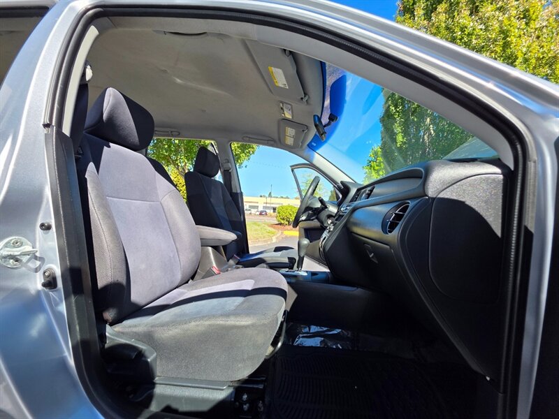 2006 Mitsubishi Outlander LS ALL WHEEL DRIVE / 4-Cyl , 2.4L / Fresh Trade In / Local Car / Clean Title / No Rust - Photo 16 - Portland, OR 97217