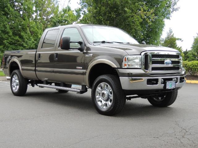 2005 Ford F-350 Super Duty Lariat / 4X4/ DIESEL / Leather / Sunroo   - Photo 2 - Portland, OR 97217