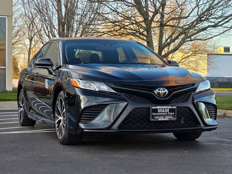 2018 Toyota Camry SE SPORT Adaptive Cruise LANE ASSIST / NEW TIRES  / Lane Departure / Back-Up CAM / Excellent - Photo 2 - Portland, OR 97217