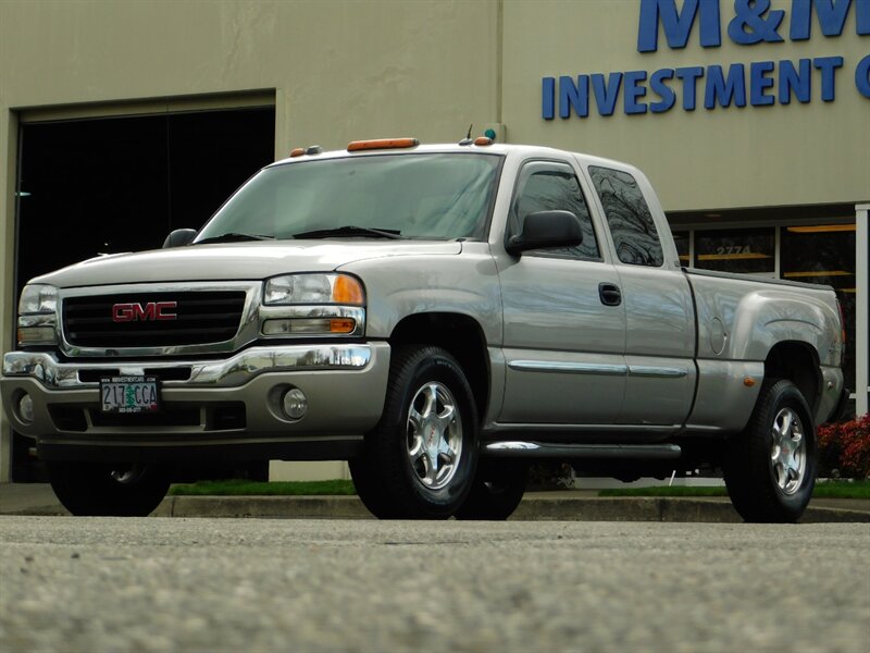 2005 GMC Sierra 1500 SLT 4dr  / 4X4 / QUADRASTEER / LOW LOW MILES   - Photo 1 - Portland, OR 97217