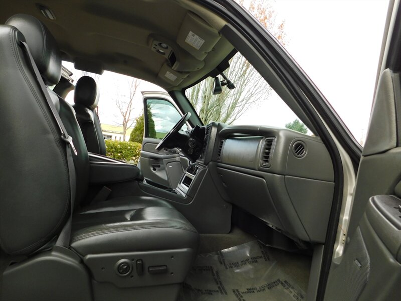 2005 GMC Sierra 1500 SLT 4dr  / 4X4 / QUADRASTEER / LOW LOW MILES   - Photo 17 - Portland, OR 97217