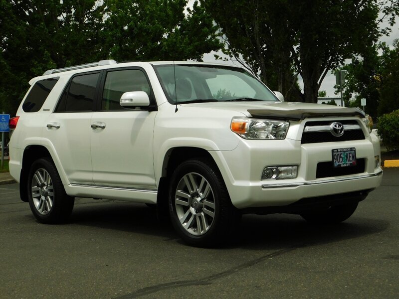 2013 Toyota 4Runner Limited 4X4 V6 / Third Row Seat / Navi / Leather