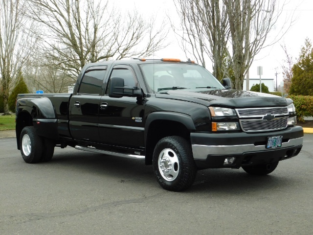 2007 Chevrolet Silverado 3500 Classic LT3 4dr Crew Cab / DUALLY / 4X4 / LBZ MOTOR /CLEAN   - Photo 2 - Portland, OR 97217