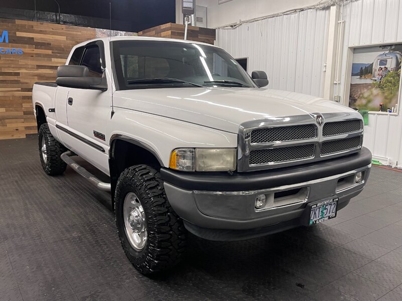 2001 Dodge Ram 2500 SLT 4dr 4X4 / 5.9L C   - Photo 2 - Gladstone, OR 97027