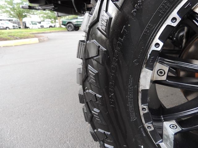 2002 Chevrolet Avalanche 1500 / 4X4 / Leather / Sunroof / LIFTED LIFTED   - Photo 40 - Portland, OR 97217