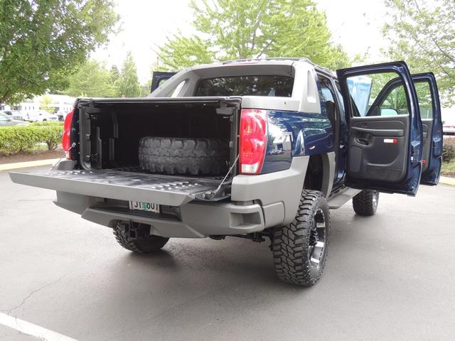 2002 Chevrolet Avalanche 1500 / 4X4 / Leather / Sunroof / LIFTED LIFTED   - Photo 29 - Portland, OR 97217