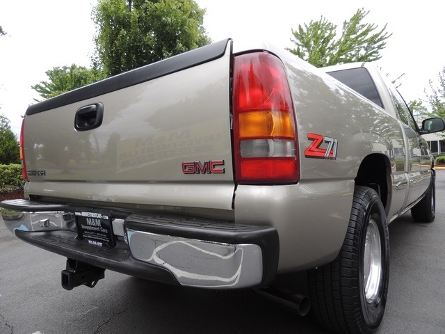 1999 GMC Sierra 1500 SLE / 3-DR/ 4X4 / Leather /5.3L 8Cyl   - Photo 11 - Portland, OR 97217