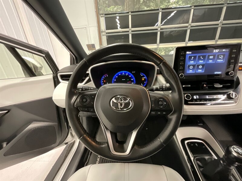 2019 Toyota Corolla Hatchback XSE / 6-SPEED MANUAL / Leather Heated  / LOCAL CAR / Leather - Photo 16 - Gladstone, OR 97027