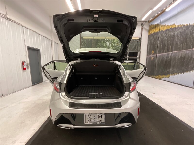 2019 Toyota Corolla Hatchback XSE / 6-SPEED MANUAL / Leather Heated  / LOCAL CAR / Leather - Photo 41 - Gladstone, OR 97027