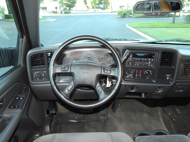 2005 GMC Sierra 3500 SLE/4X4 / 8.1Liter 8Cyl / Dually / 1-Owner   - Photo 27 - Portland, OR 97217