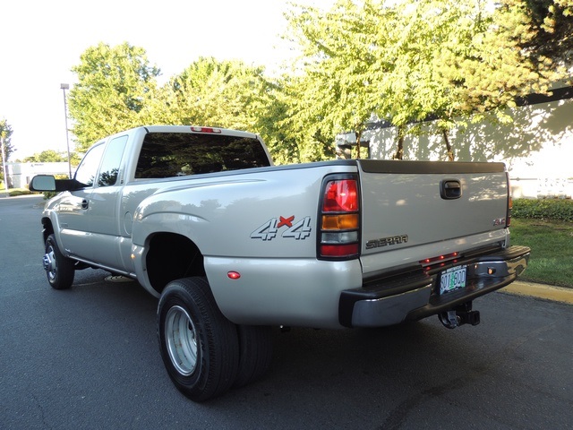 2005 GMC Sierra 3500 SLE/4X4 / 8.1Liter 8Cyl / Dually / 1-Owner   - Photo 9 - Portland, OR 97217