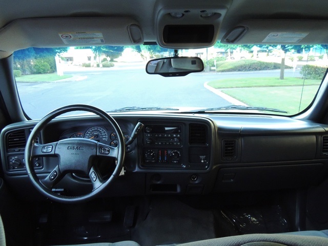 2005 GMC Sierra 3500 SLE/4X4 / 8.1Liter 8Cyl / Dually / 1-Owner   - Photo 24 - Portland, OR 97217