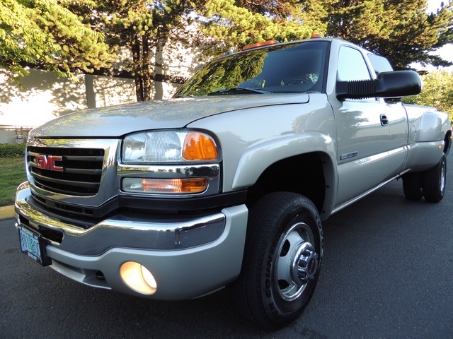 2005 GMC Sierra 3500 SLE/4X4 / 8.1Liter 8Cyl / Dually / 1-Owner   - Photo 33 - Portland, OR 97217