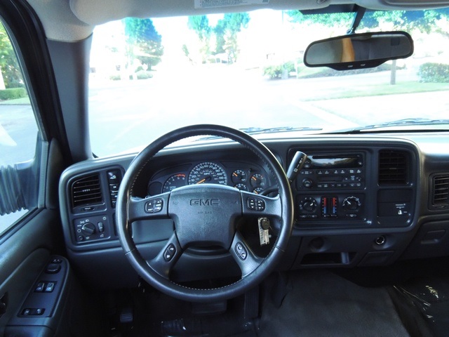 2005 GMC Sierra 3500 SLE/4X4 / 8.1Liter 8Cyl / Dually / 1-Owner   - Photo 25 - Portland, OR 97217