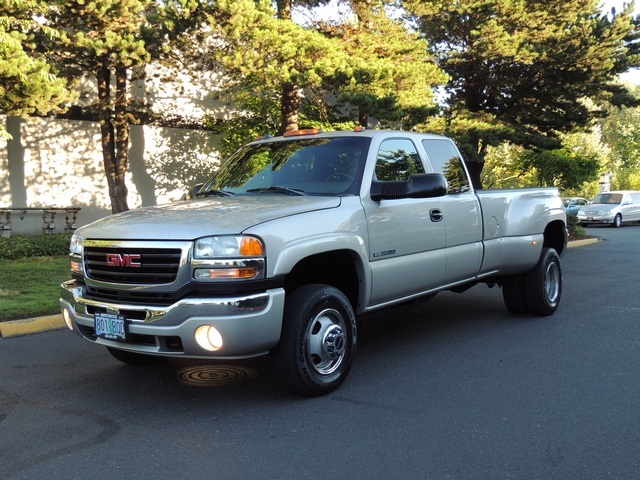 2005 GMC Sierra 3500 SLE/4X4 / 8.1Liter 8Cyl / Dually / 1-Owner   - Photo 37 - Portland, OR 97217