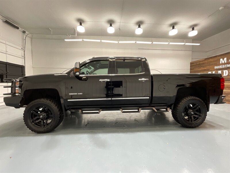 2015 Chevrolet Silverado 3500 LTZ Crew Cab 4X4 / 6.6L DURAMAX DIESEL / ALLISON T  / ZERO RUST / LEVELED w. BRAND NEW TIRES & FUEL WHEELS / Leather w. Heated & Cooled Seats / WINCH / SRW / SHORT BED / 1-TON - Photo 3 - Gladstone, OR 97027