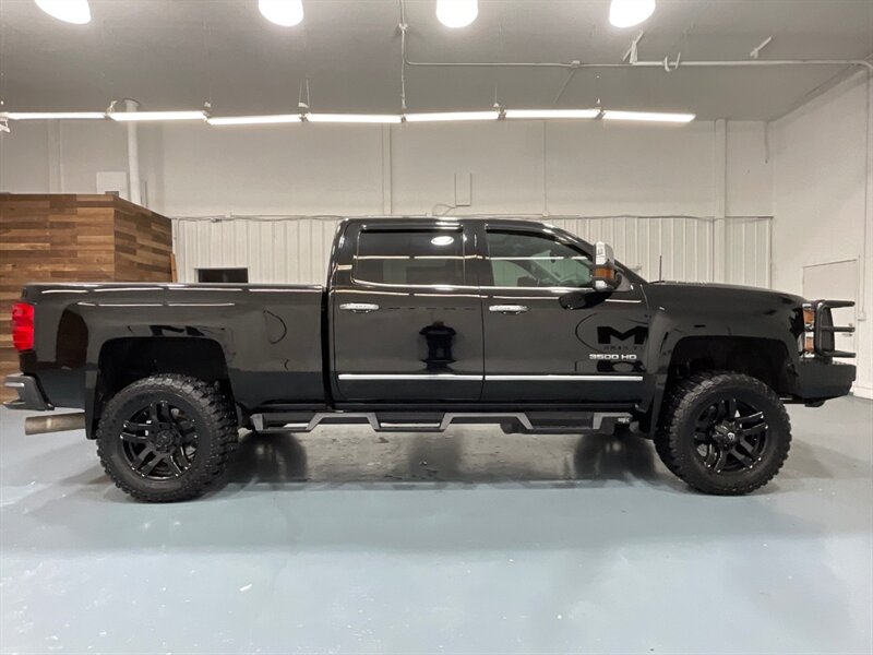 2015 Chevrolet Silverado 3500 LTZ Crew Cab 4X4 / 6.6L DURAMAX DIESEL / ALLISON T  / ZERO RUST / LEVELED w. BRAND NEW TIRES & FUEL WHEELS / Leather w. Heated & Cooled Seats / WINCH / SRW / SHORT BED / 1-TON - Photo 4 - Gladstone, OR 97027